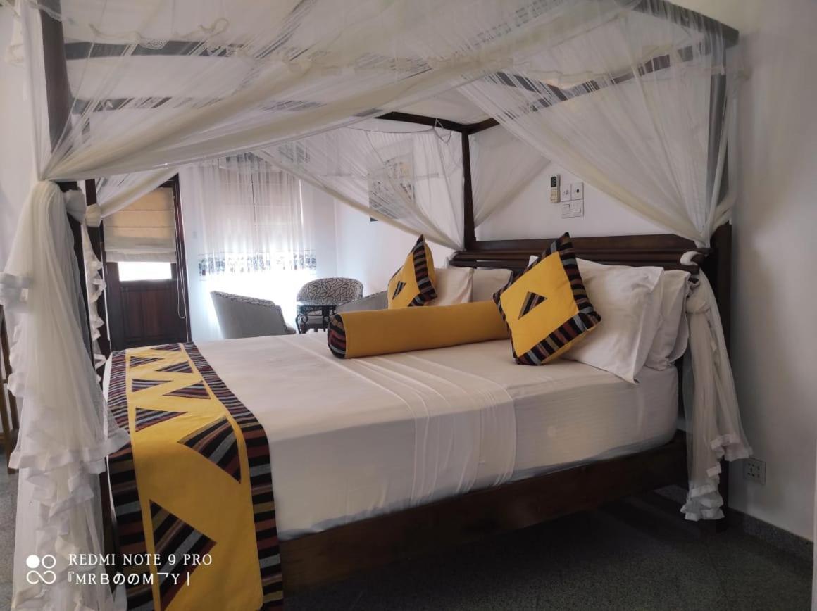 Suriya Arana Bed & Breakfast Negombo Exterior photo