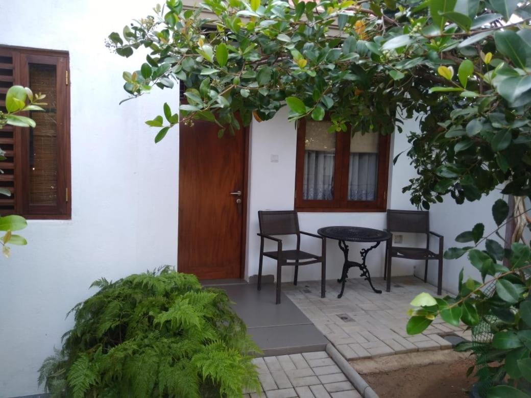 Suriya Arana Bed & Breakfast Negombo Exterior photo
