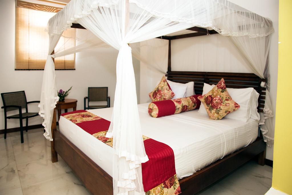 Suriya Arana Bed & Breakfast Negombo Exterior photo